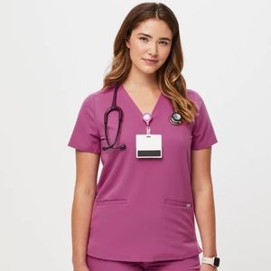 Casma Three-Pocket Scrub Top in Bright Fuchsia